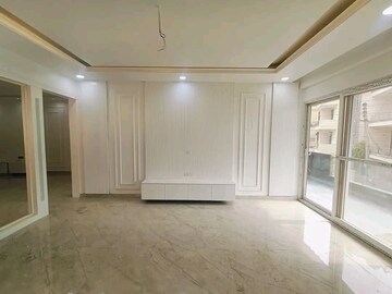 Room in 4 BHK Builder Floor at Green Fields Colony – for Sale