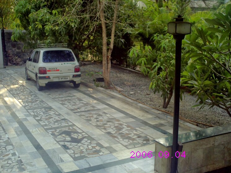  Parking, lulla nagar 4 Bedroom 3000 Sq.Ft. Villa In Lulla Nagar Pune 7347028