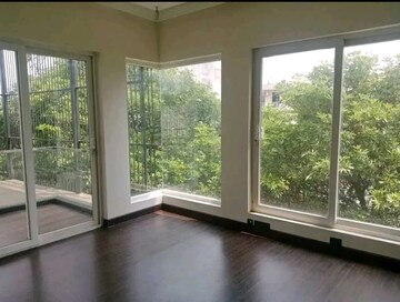 Room in 4 BHK Builder Floor at Ansal Sushant Lok I, Sector 43 – for Sale