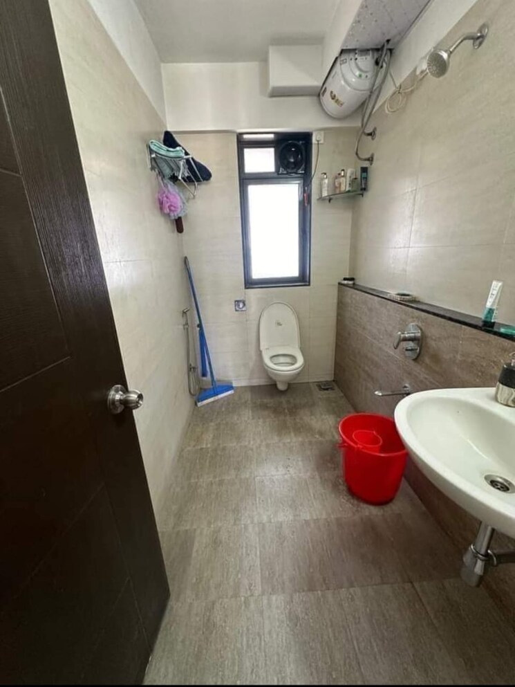 Bathroom, capricorn-one-green-park 3.5 Bedroom 1550 Sq.Ft. Apartment In Kondhwa Pune 7347111