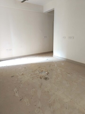 Room in 3 BHK Apartment at Conscient Habitat Residences, Sector 78 – for Sale