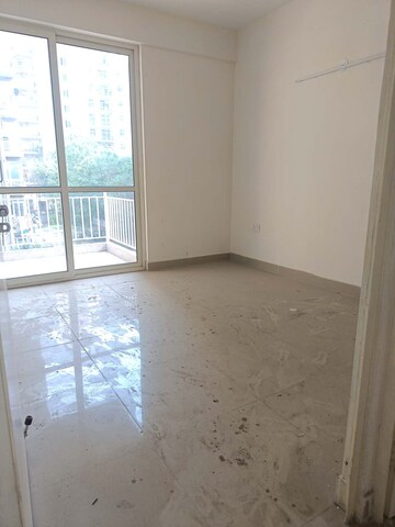 Room in 3 BHK Apartment at Conscient Habitat Residences, Sector 78 – for Sale