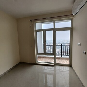 Room in 3.5 BHK Apartment at Omaxe Hazratganj Residency, Gomti Nagar – for Sale