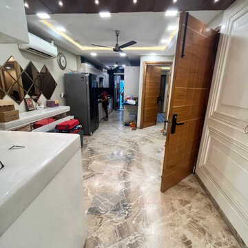 Parking in 3 BHK Builder Floor at Naraina – for Sale