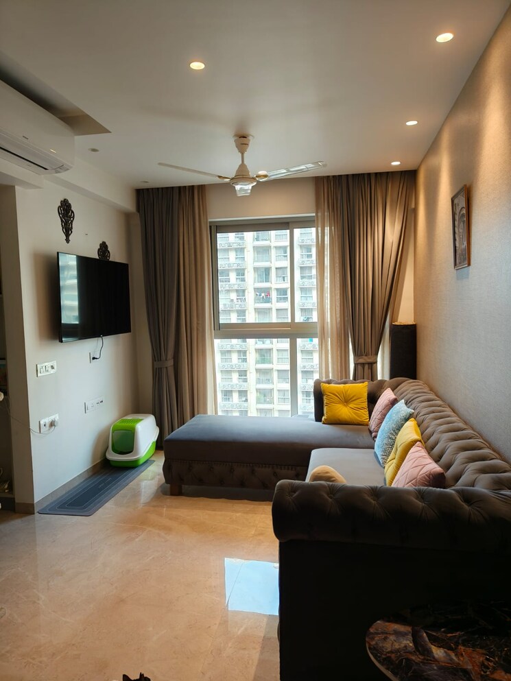 Living Room, hiranandani-regent-hill 1 Bedroom 379 Sq.Ft. Apartment In Powai Mumbai 7347840
