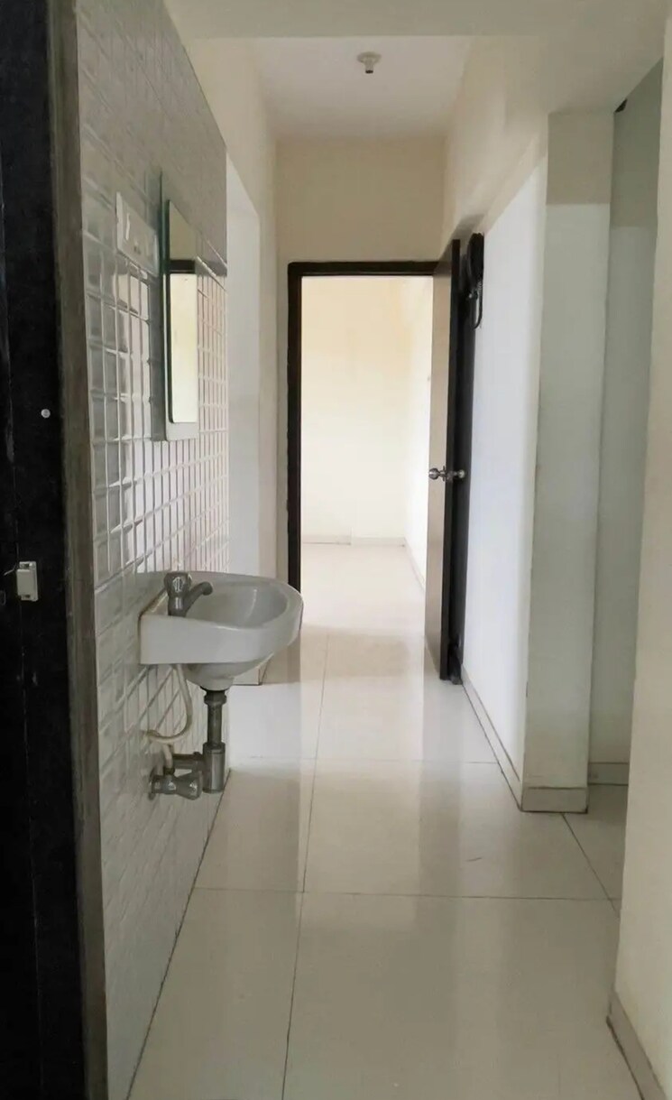 Bathroom, vijay-orovia 1 Bedroom 405 Sq.Ft. Apartment In Ghodbunder Road Thane 7347855
