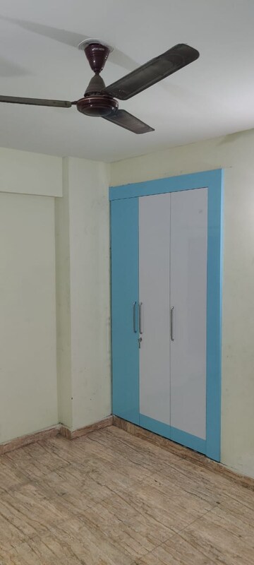 Building Lobby in 2 BHK Apartment at Ajnara Le Garden, Sector 16b Greater Noida – for Sale