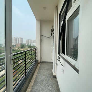 Balcony in 3 BHK Builder Floor at BPTP Amstoria Country Floor, Sector 102 – for Sale