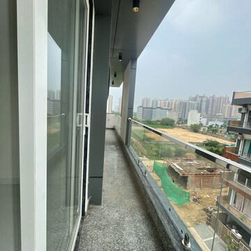 Balcony in 3 BHK Builder Floor at BPTP Amstoria Country Floor, Sector 102 – for Sale