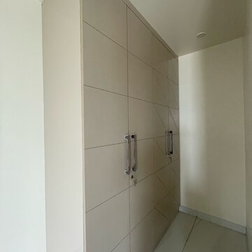 Furnished Amenities in 3 BHK Builder Floor at BPTP Amstoria Country Floor, Sector 102 – for Sale