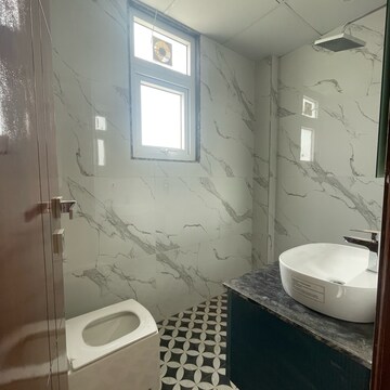Bathroom in 3 BHK Builder Floor at BPTP Amstoria Country Floor, Sector 102 – for Sale