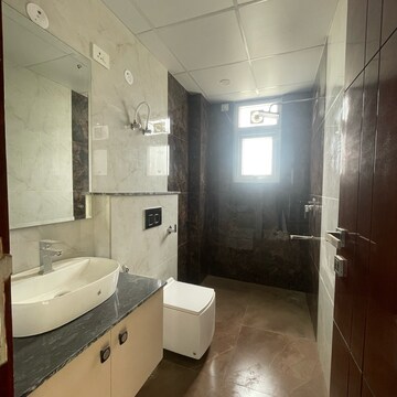 Bathroom in 3 BHK Builder Floor at BPTP Amstoria Country Floor, Sector 102 – for Sale