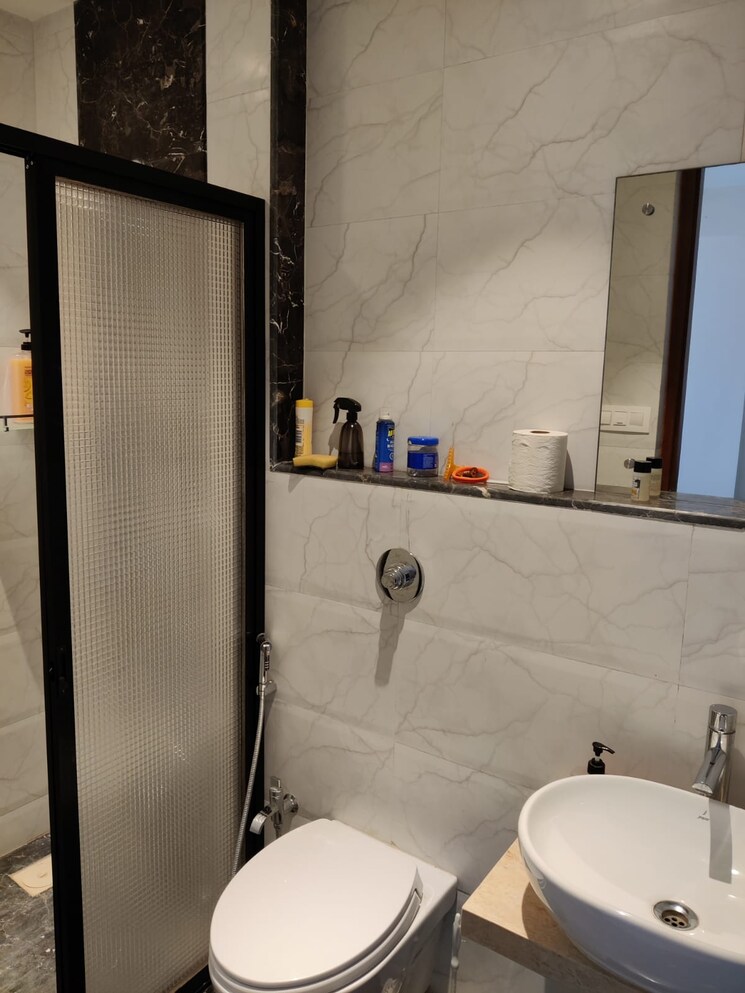 Bathroom, ekta-invictus 4 Bedroom 1900 Sq.Ft. Apartment In Dadar East Mumbai 7348574