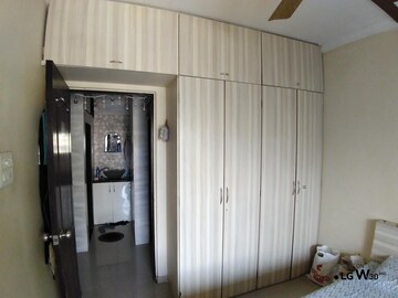 Furnished Amenities in 2 BHK Apartment at Mira Road East – for Sale
