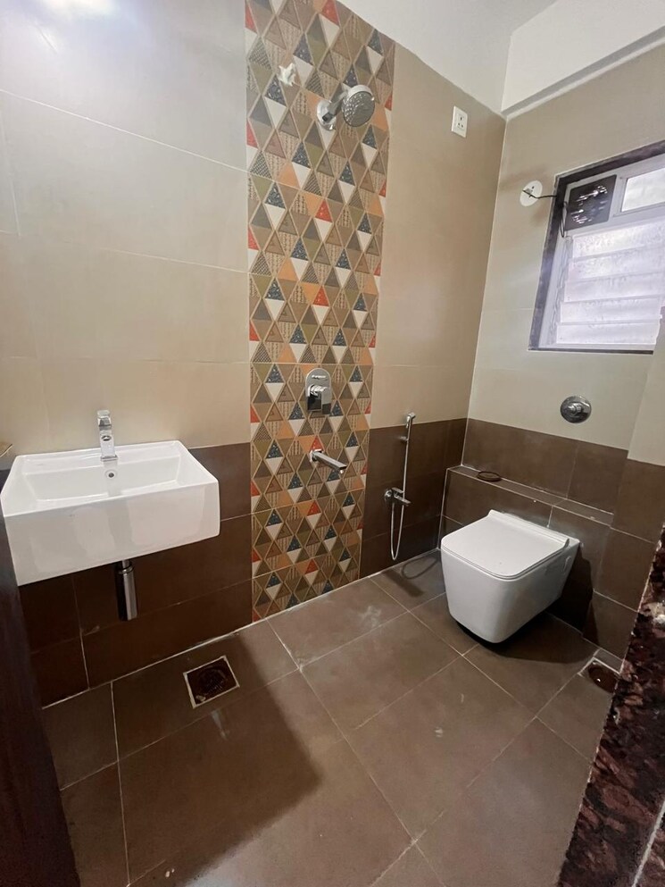 Bathroom, yash-vivek-chs 2 Bedroom 750 Sq.Ft. Apartment In Panch Pakhadi Thane 7349243