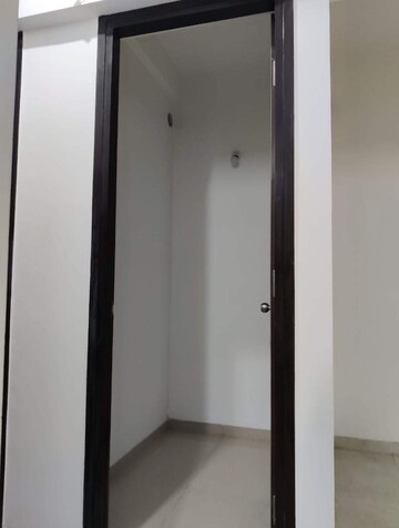 Room in 1.5 BHK Apartment at Lodha Palava City Lakeshore Greens, Dombivli East – for Sale