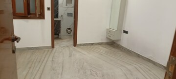 Room in 3 BHK Builder Floor at Rohini Sector 11 – for Sale