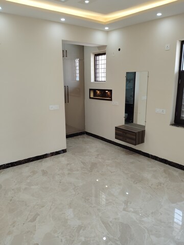 Room in 3 BHK Builder Floor at Sector 28 – for Sale