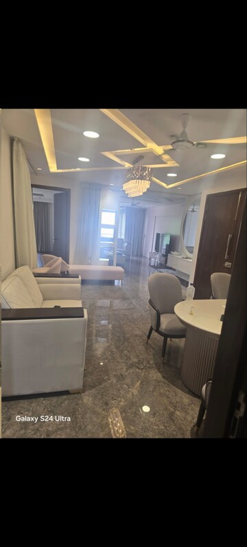 Kitchen in 3 BHK Builder Floor at Dlf Phase I – for Sale