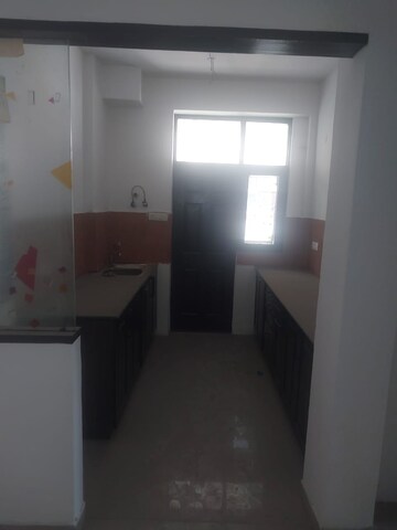 Room in 4 BHK Apartment at Amrapali Royal, Vaibhav Khand – for Sale