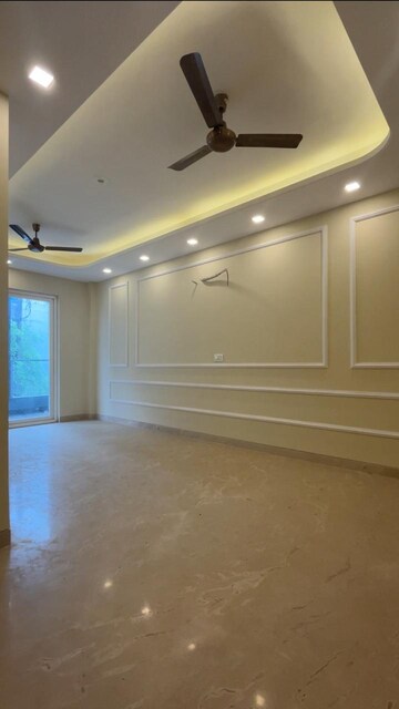 Room in 4 BHK Builder Floor at Sector 55 – for Sale
