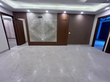 Room in 4 BHK Builder Floor at Sector 55 – for Sale