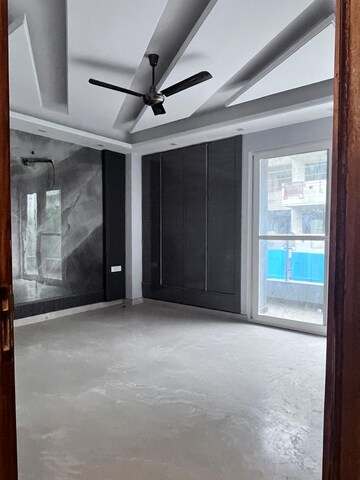 Room in 4 BHK Builder Floor at Sector 55 – for Sale
