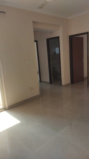 Room in 2 BHK Apartment at Supertech Ecociti, Sector 137 – for Sale