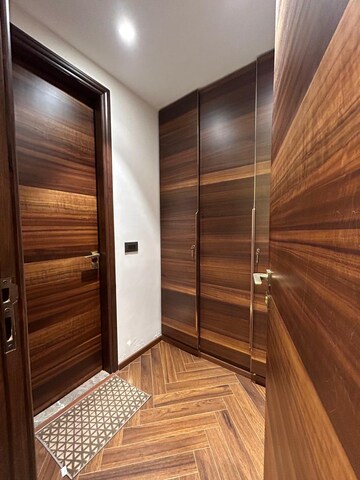 Furnished Amenities in 4 BHK Builder Floor at Sector 57 – for Sale
