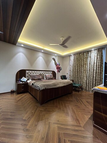Bedroom in 4 BHK Builder Floor at Sector 57 – for Sale