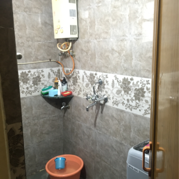 Bathroom in 2 BHK Builder Floor at Chinchwad – for Rent