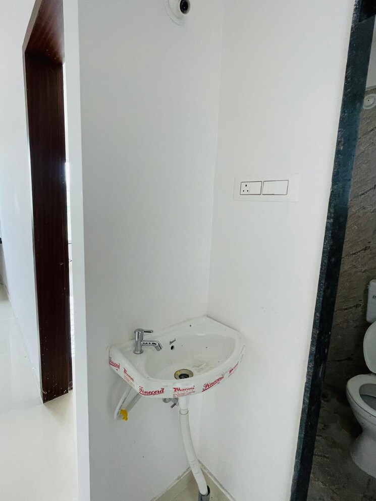 Bathroom, mangaldeep-15-m-street 2 Bedroom 890 Sq.Ft. Apartment In Rahatani Pune 7353315