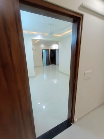 Room in 4 BHK Apartment at Sumer Nagar – for Rent