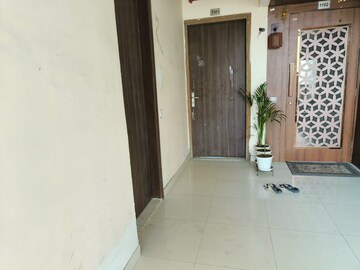 Furnished Amenities in 2.5 BHK Apartment at The Golden Gate, Mahurali – for Rent
