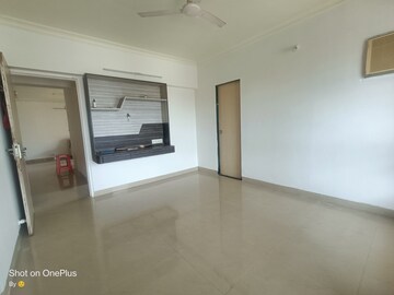 Room in 2 BHK Apartment at Nahar Amrit Shakti, Chandivali – for Sale