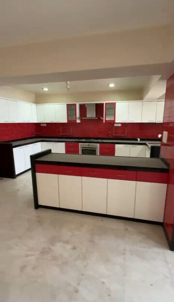 Kitchen in 6 BHK Apartment at Oberoi Realty Sky Heights, Andheri West – for Sale