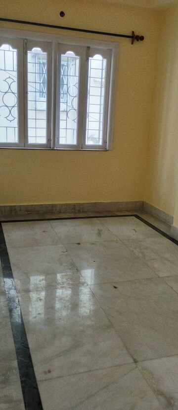 Room in 2 BHK Apartment at Mukundapur – for Sale