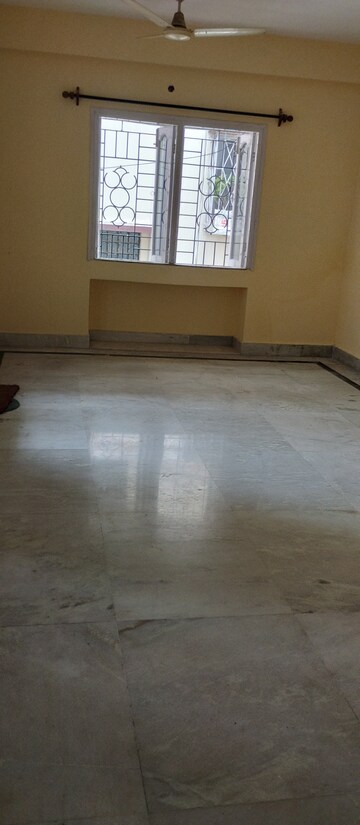 Room in 2 BHK Apartment at Mukundapur – for Sale