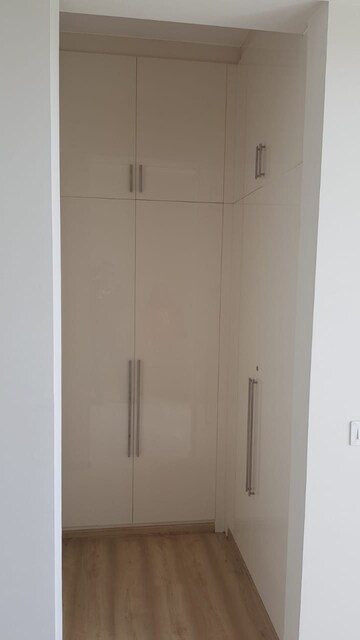 Furnished Amenities in 3.5 BHK Apartment at M3M Merlin, Sector 67 – for Sale