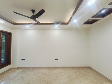 Bedroom in 4 BHK Builder Floor at Sector 21c – for Sale