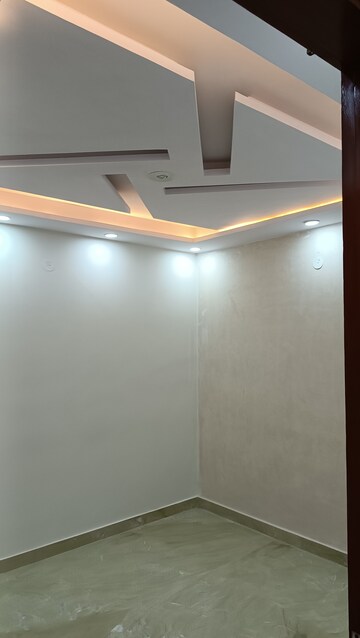 Furnished Amenities in 4 BHK Builder Floor at Uttam Nagar – for Sale