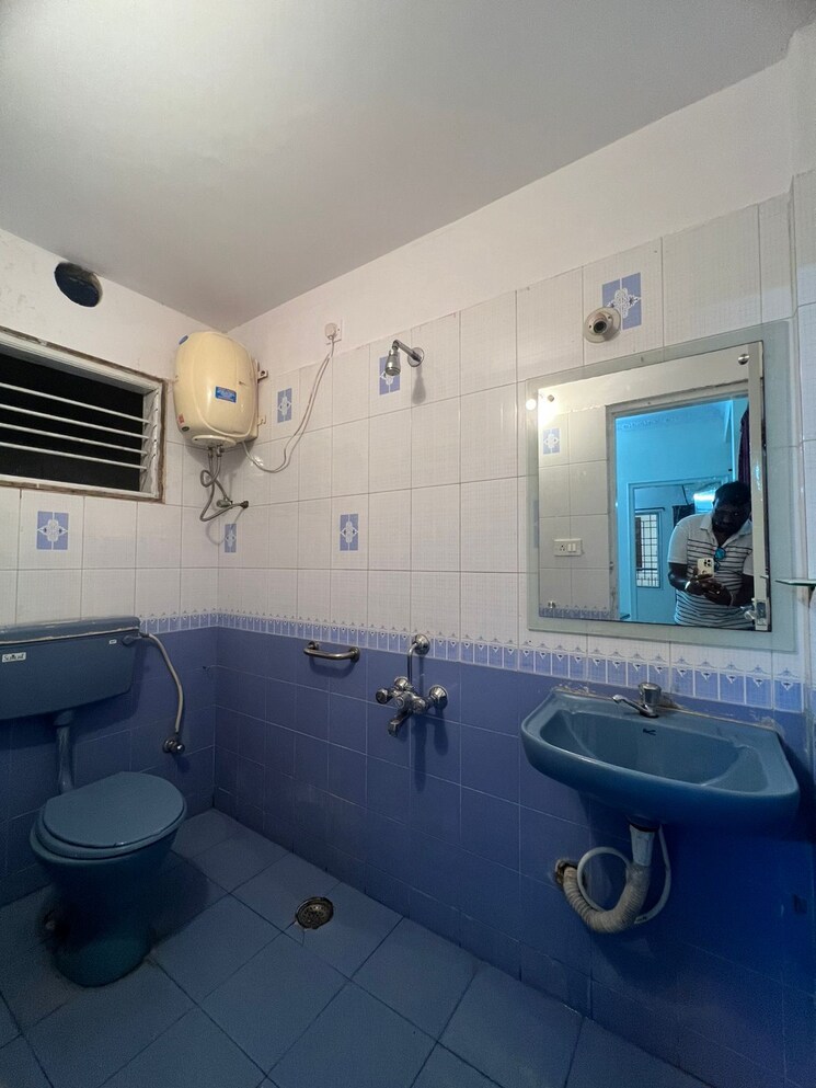 Attached Bathroom, devli 2 Bedroom 650 Sq.Ft. Apartment In Devli Delhi 7354628