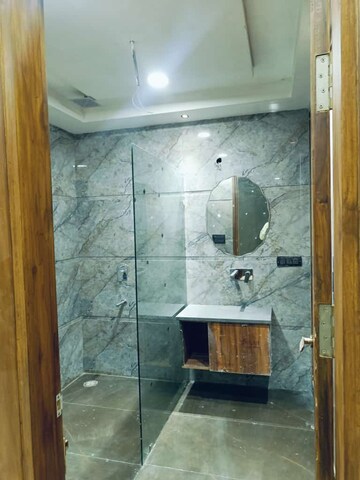 Bathroom in 4 BHK Apartment at Emaar Palm Hills, Sector 77 – for Sale