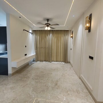 Room in 3 BHK Builder Floor at Adani Samsara Vilasa, Sector 63 – for Sale