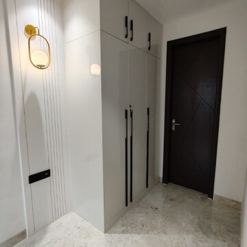 Room in 3 BHK Builder Floor at Adani Samsara Vilasa, Sector 63 – for Sale