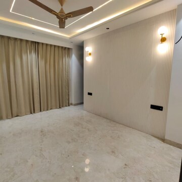 Room in 3 BHK Builder Floor at Adani Samsara Vilasa, Sector 63 – for Sale