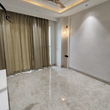 Room in 3 BHK Builder Floor at Adani Samsara Vilasa, Sector 63 – for Sale