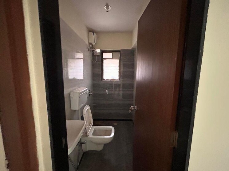 Bathroom, sagar-city-artic 3 Bedroom 866 Sq.Ft. Apartment In Andheri West Mumbai 7355355