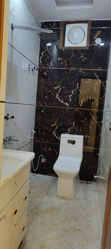 Master Bedroom in 3 BHK Builder Floor at Mahavir Enclave – for Sale