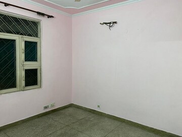 Room in 2 BHK Apartment at Patparganj – for Sale